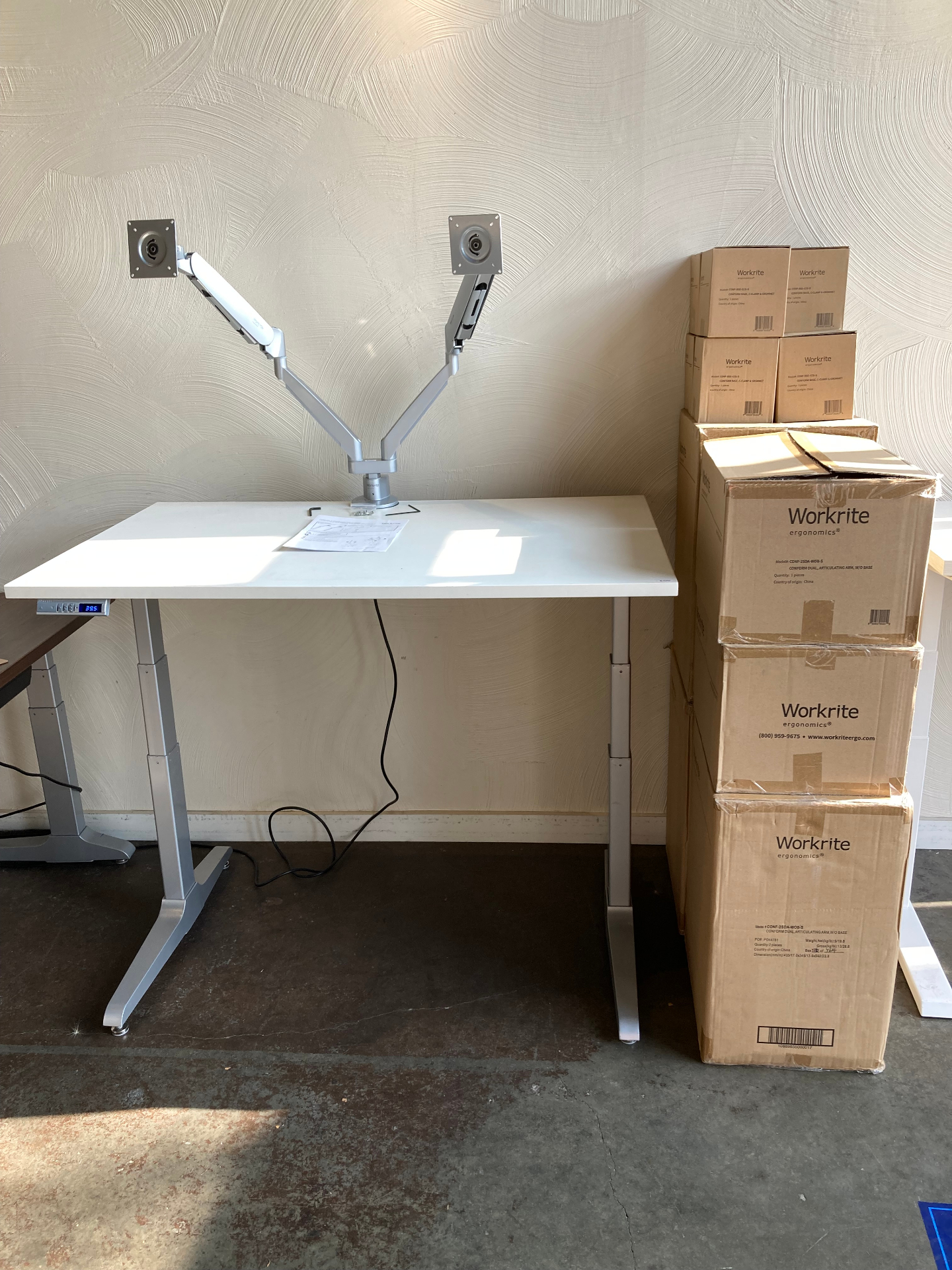 Height Adjustable showcase